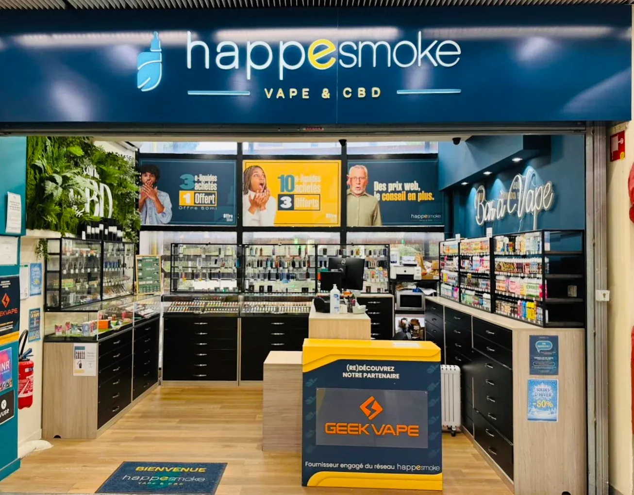 Vitrine du magasin HappeSmoke La Ciotat